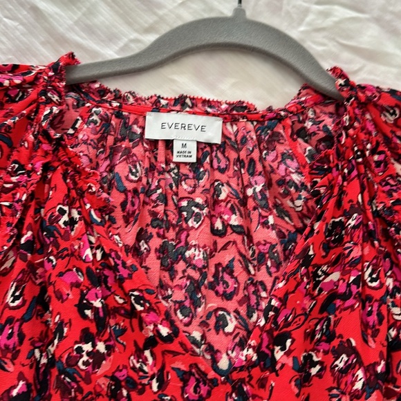Evereve Flutter Sleeve Blouse Medium - Picture 2 of 6